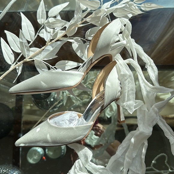 Badgley Mischka Blaze Satin Bow Stilettos - Picture 17 of 17